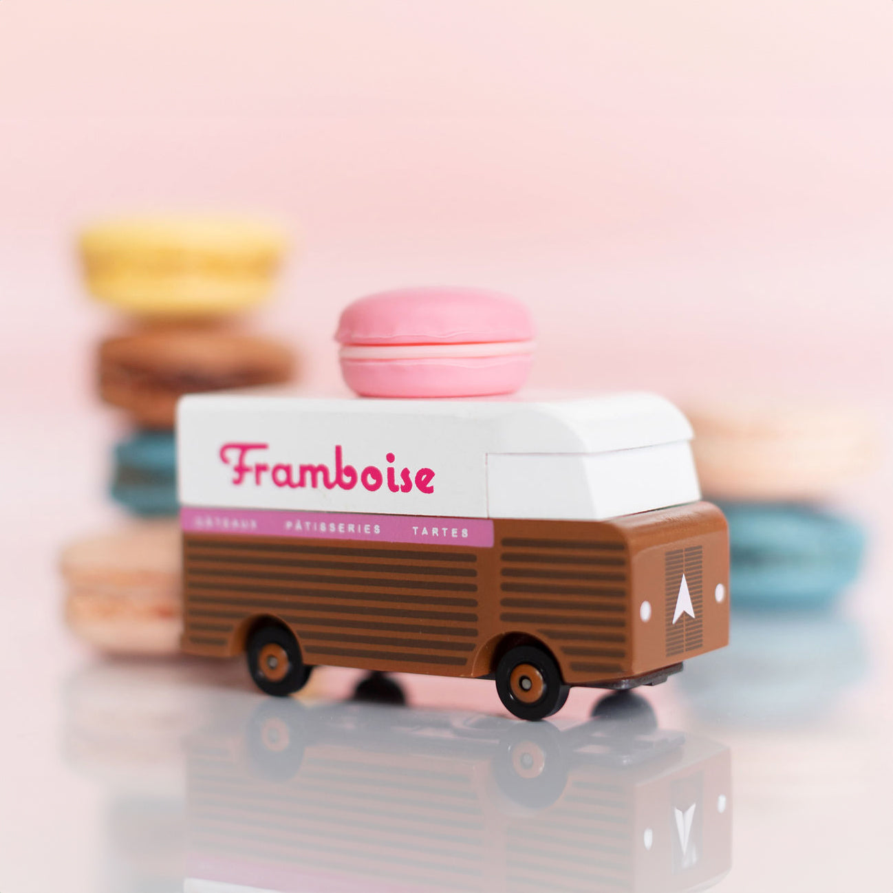 Framboise Macaron Van